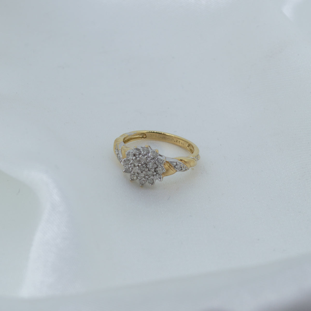 9ct Gold Diamond Cluster Ring