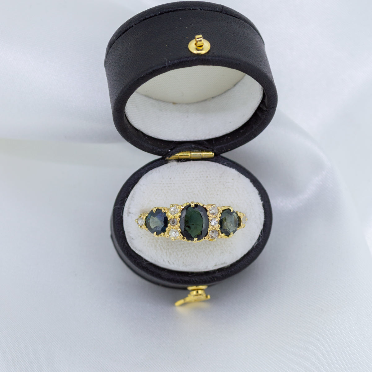 Antique 18ct Gold, Sapphire & Diamond Dress Ring with filigree design