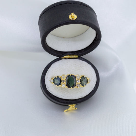 Antique 18ct Gold, Sapphire & Diamond Dress Ring with filigree design