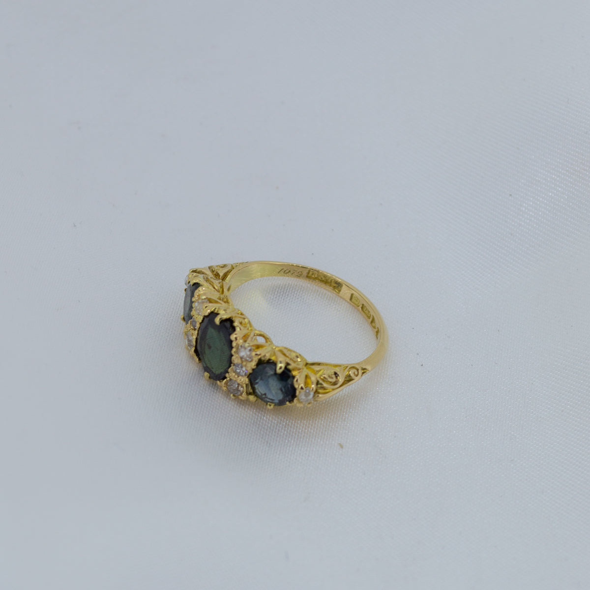Antique 18ct Gold, Sapphire & Diamond Dress Ring with filigree design