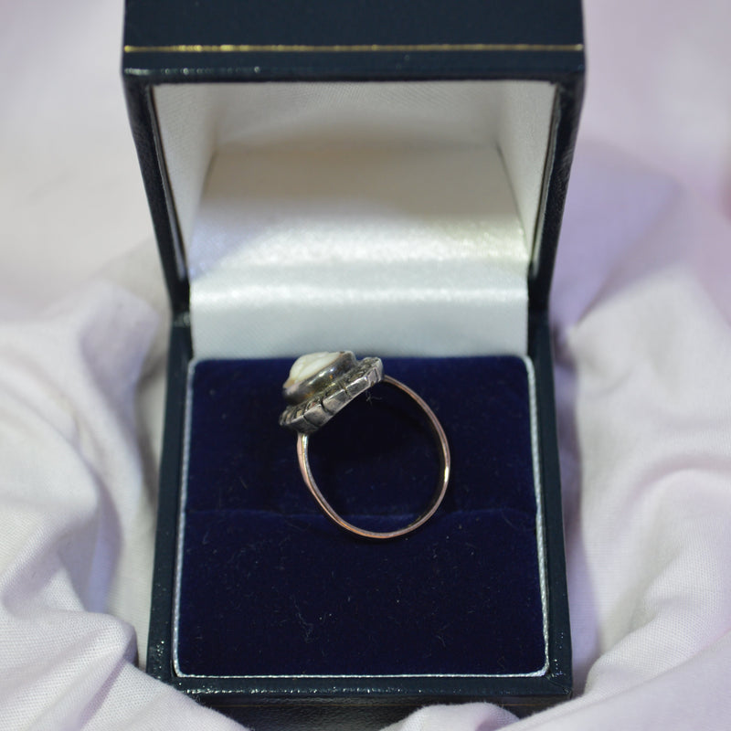 Vintage 9ct cameo ring