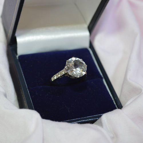 9ct Cubic Zirconia Solitaire ring