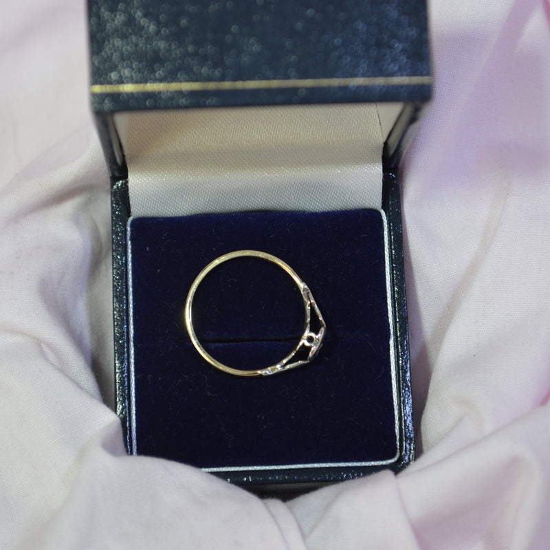 9ct heart ring with diamond