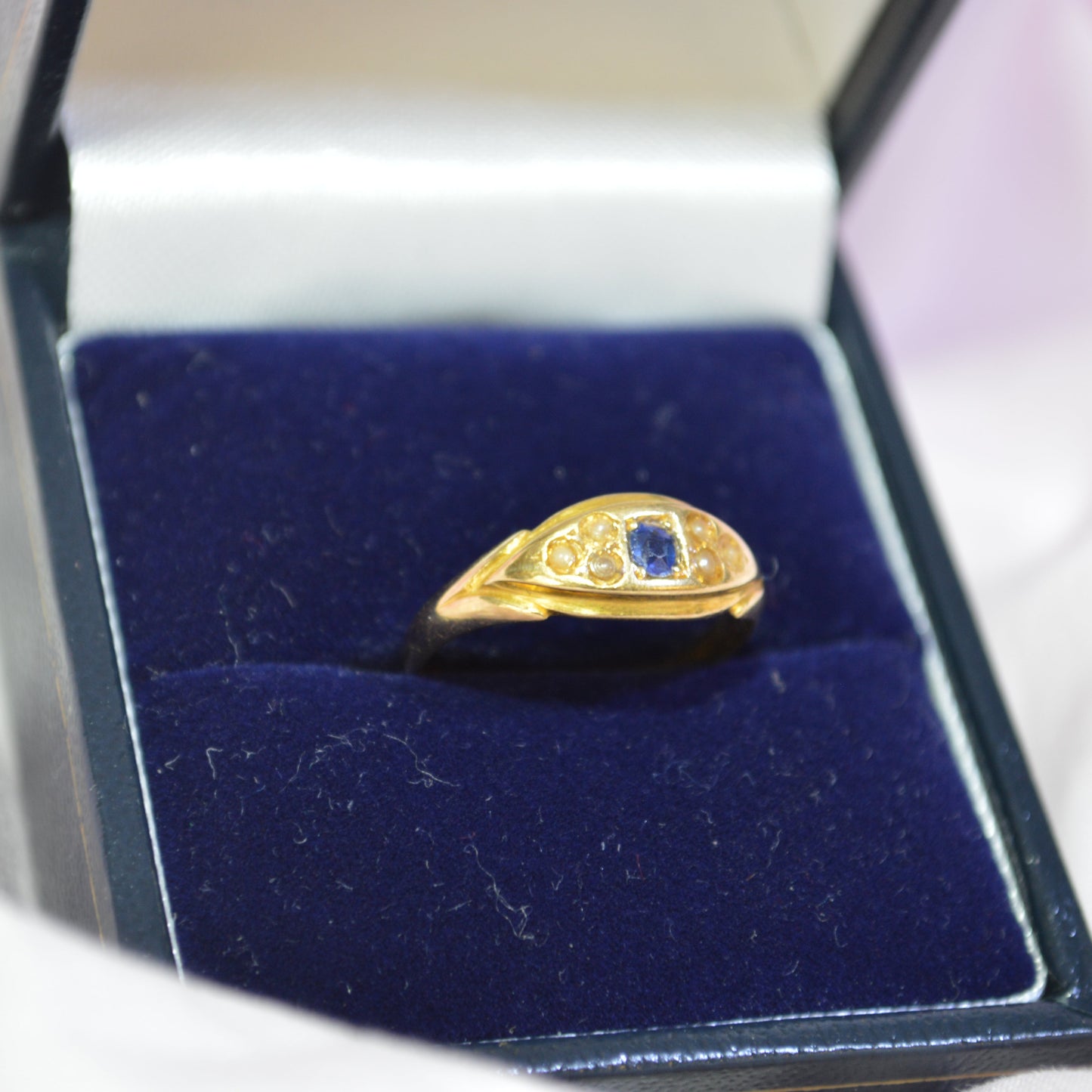 18ct Gold Sapphire & Pearl ring
