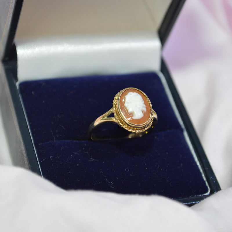 9ct Gold Cameo Ring
