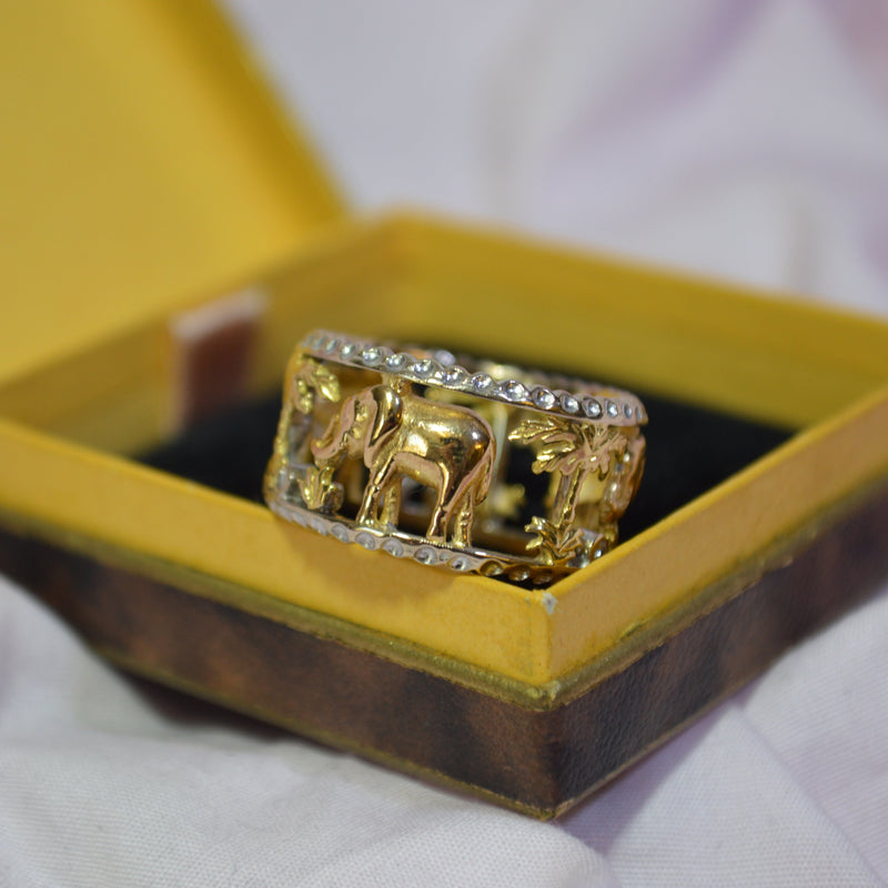18ct Gold Elephant ring with Diamonds
