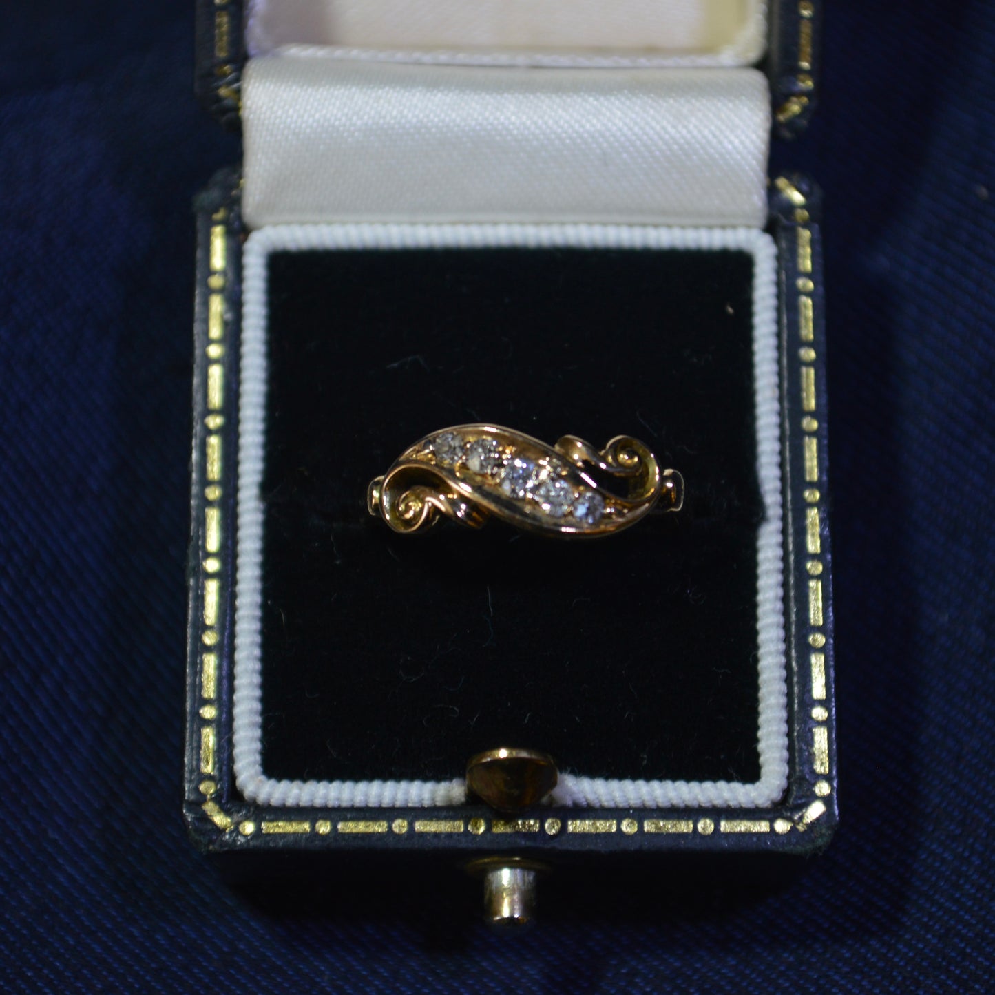 18ct Vintage Style ring