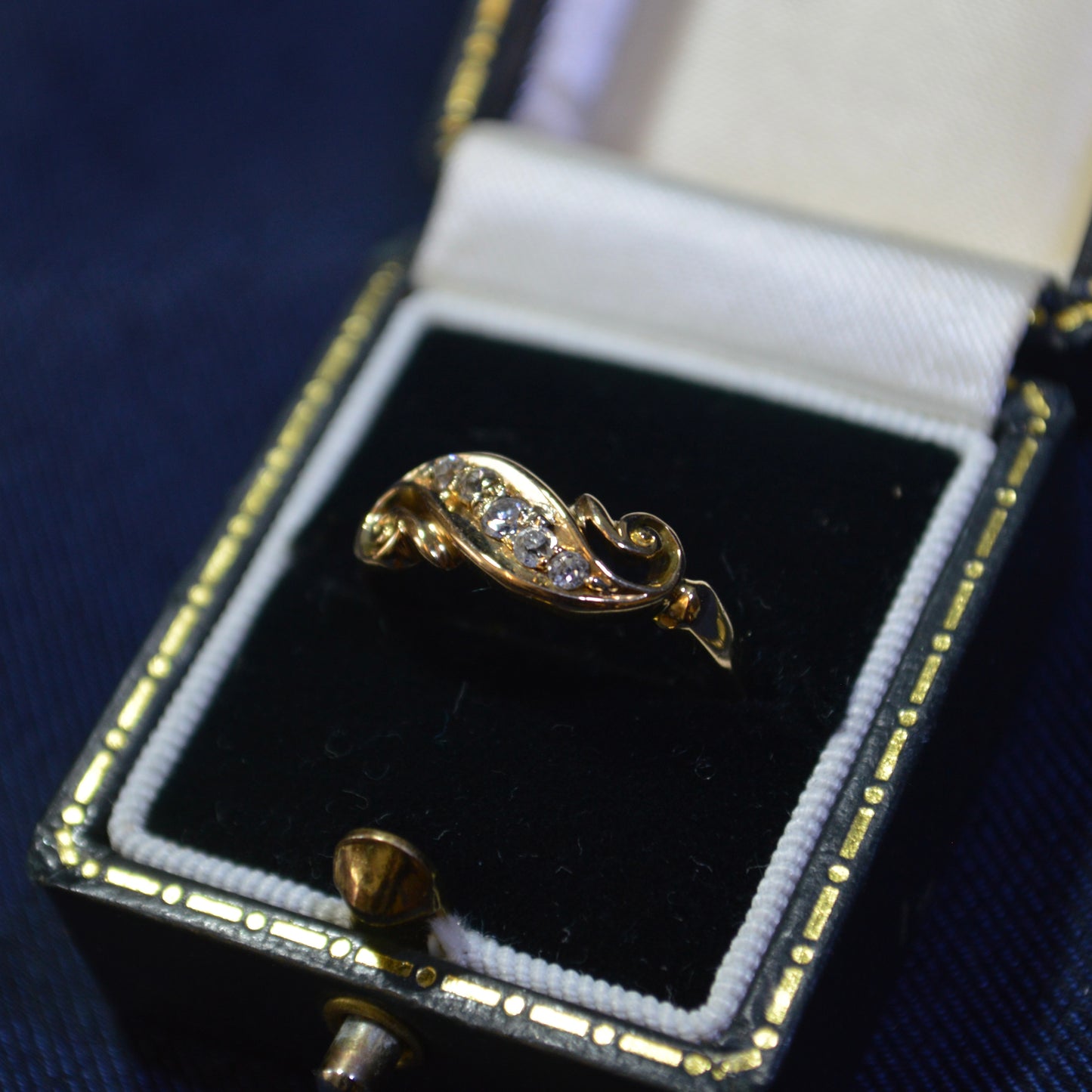 18ct Vintage Style ring