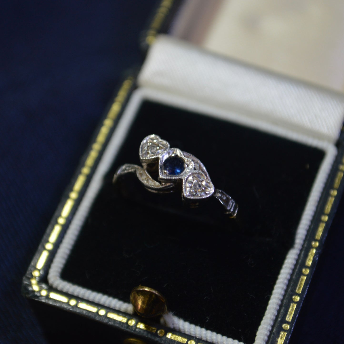 18ct Sapphire & Diamond hearts ring