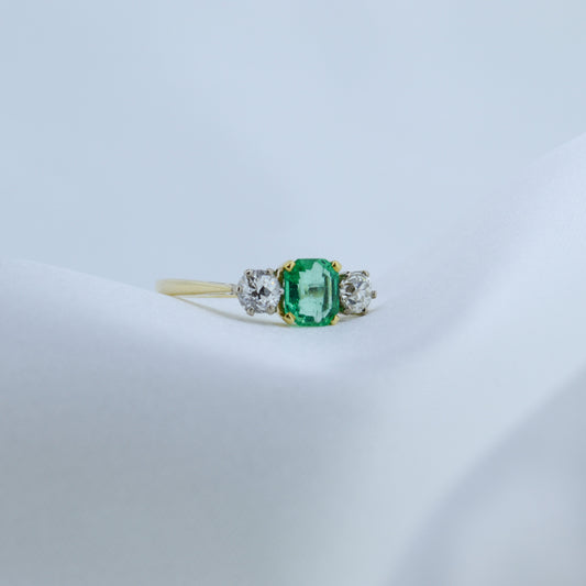 Vintage Art Deco style 18ct Emerald and Old cut-Diamond ring