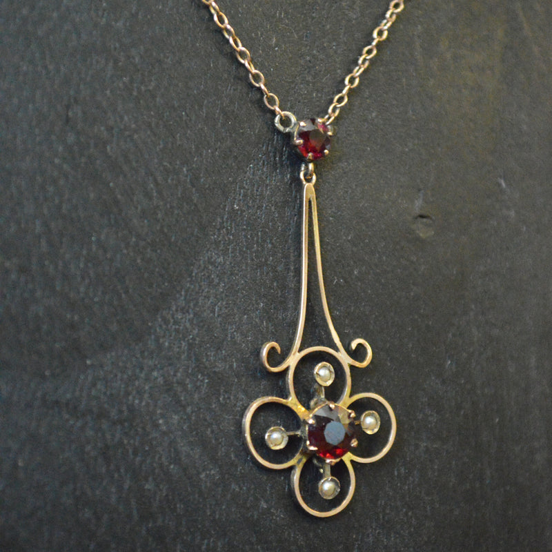 Vintage 9ct Rose Gold Garnet & Seed pearl pendant with chain
