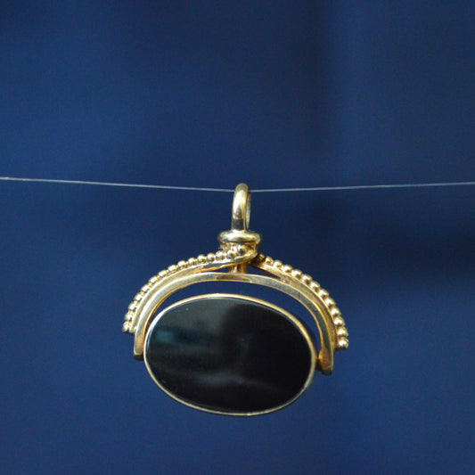 Vintage 9ct yellow gold fob with black onyx & carnelian stones