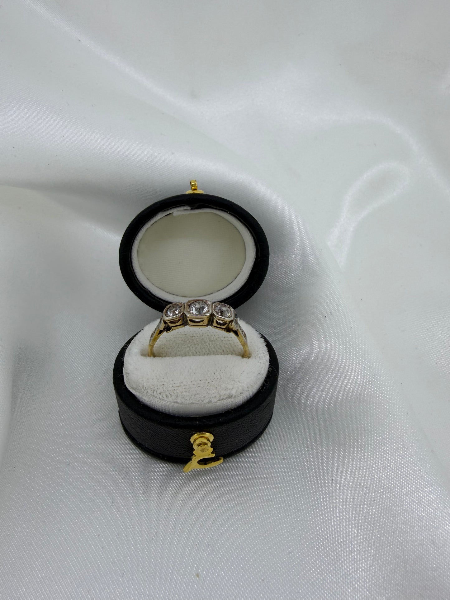 Vintage 18ct Yellow gold old-cut diamond ring