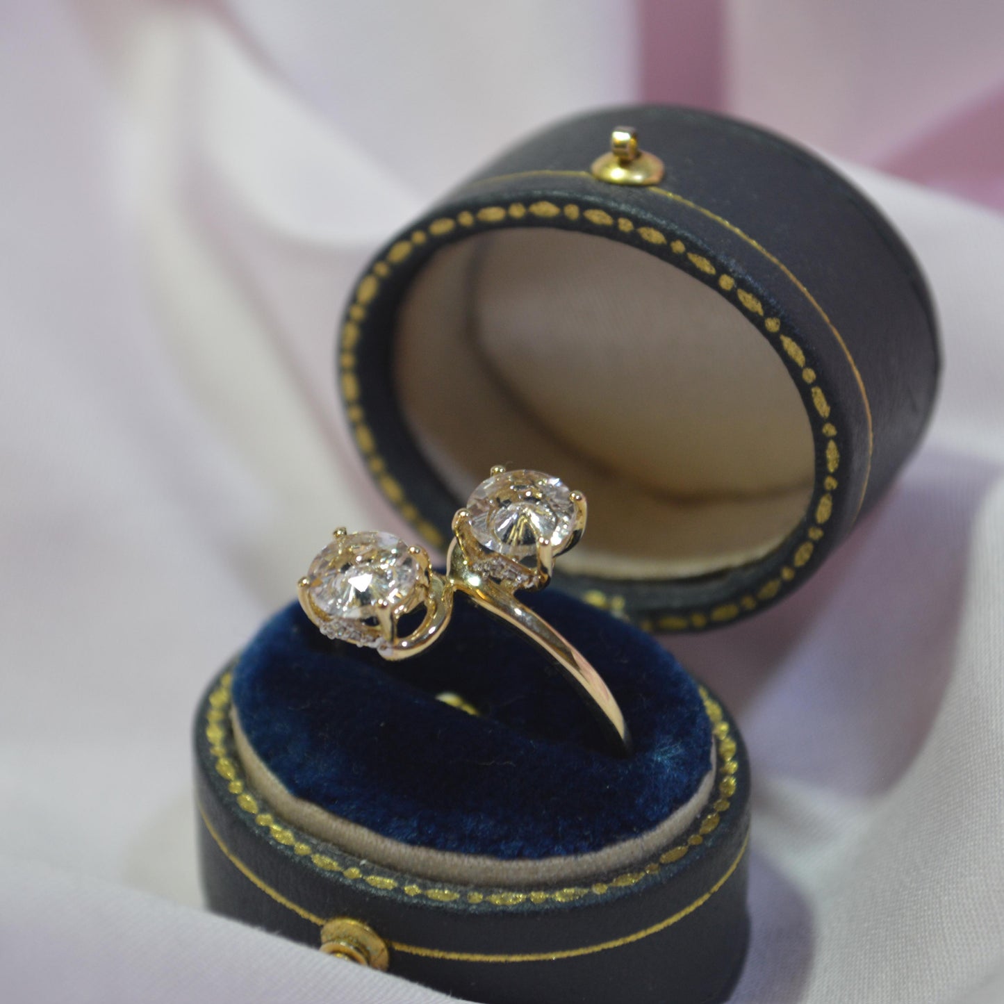 9ct Cubic Zirconia twist ring