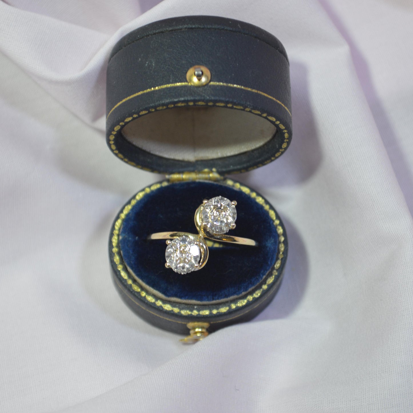 9ct Cubic Zirconia twist ring