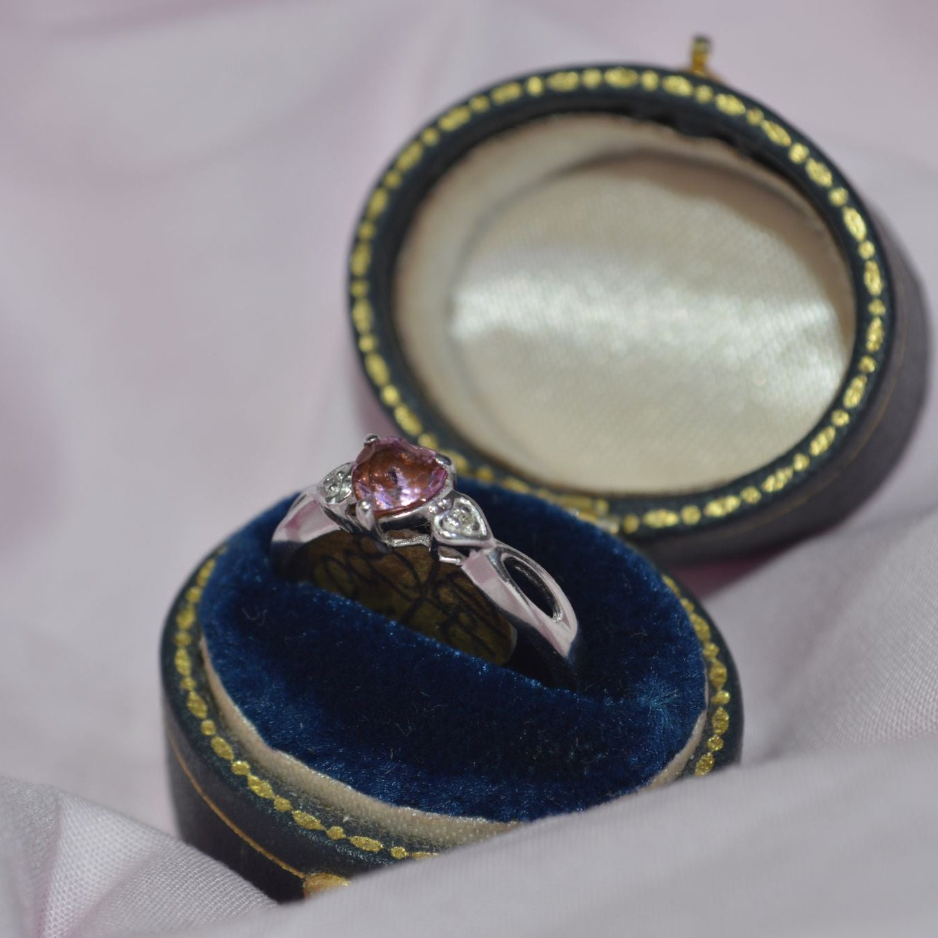 9ct heart pink sapphire