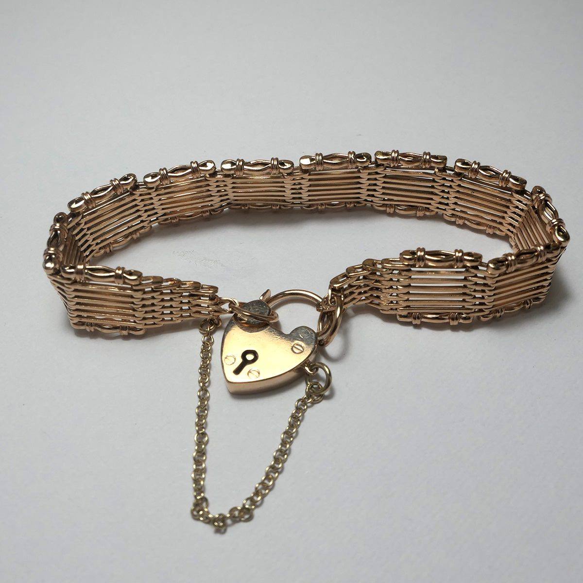 Solid 9ct Yellow Gold Vintage Gate Bracelet