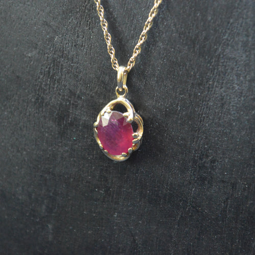 9ct gold vintage Ruby necklace
