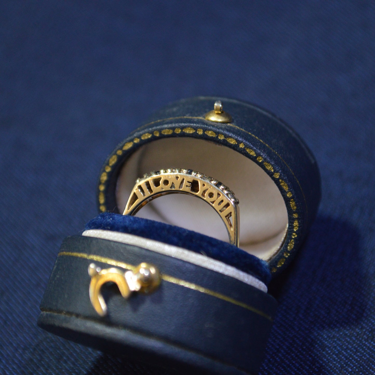 Vintage 9ct Gold Diamond & Sapphire Ring