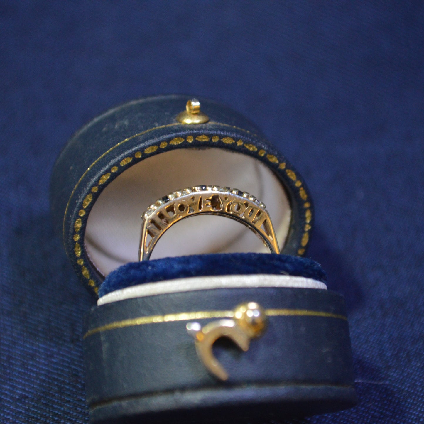 Vintage 9ct Gold Diamond & Sapphire Ring