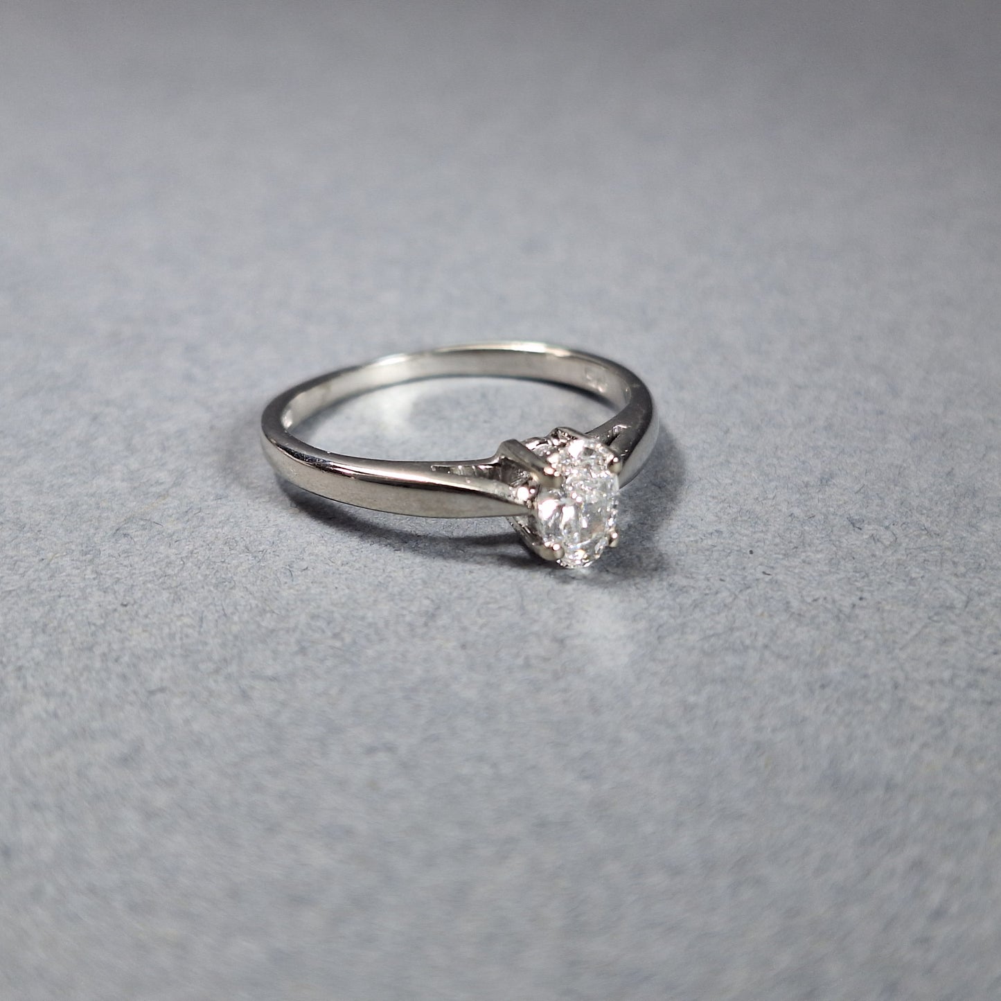18ct White Gold Diamond Engagement Ring