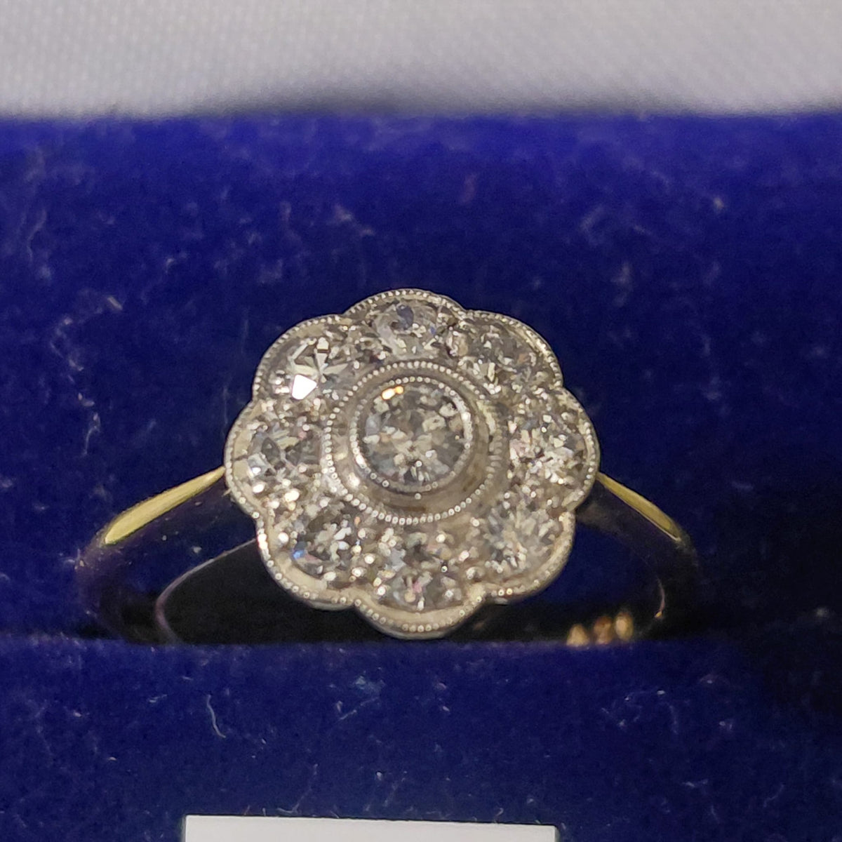 18ct Diamond flower