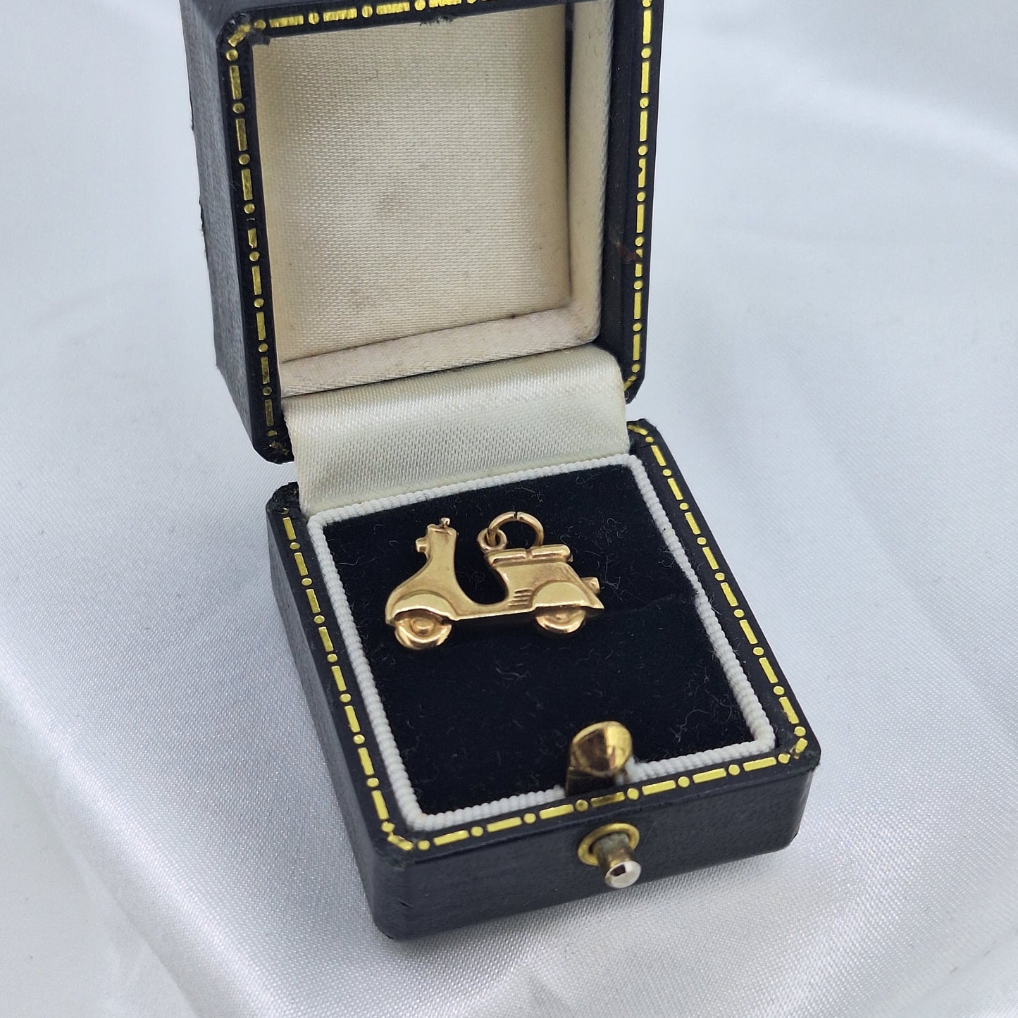 9ct Scooter Charm