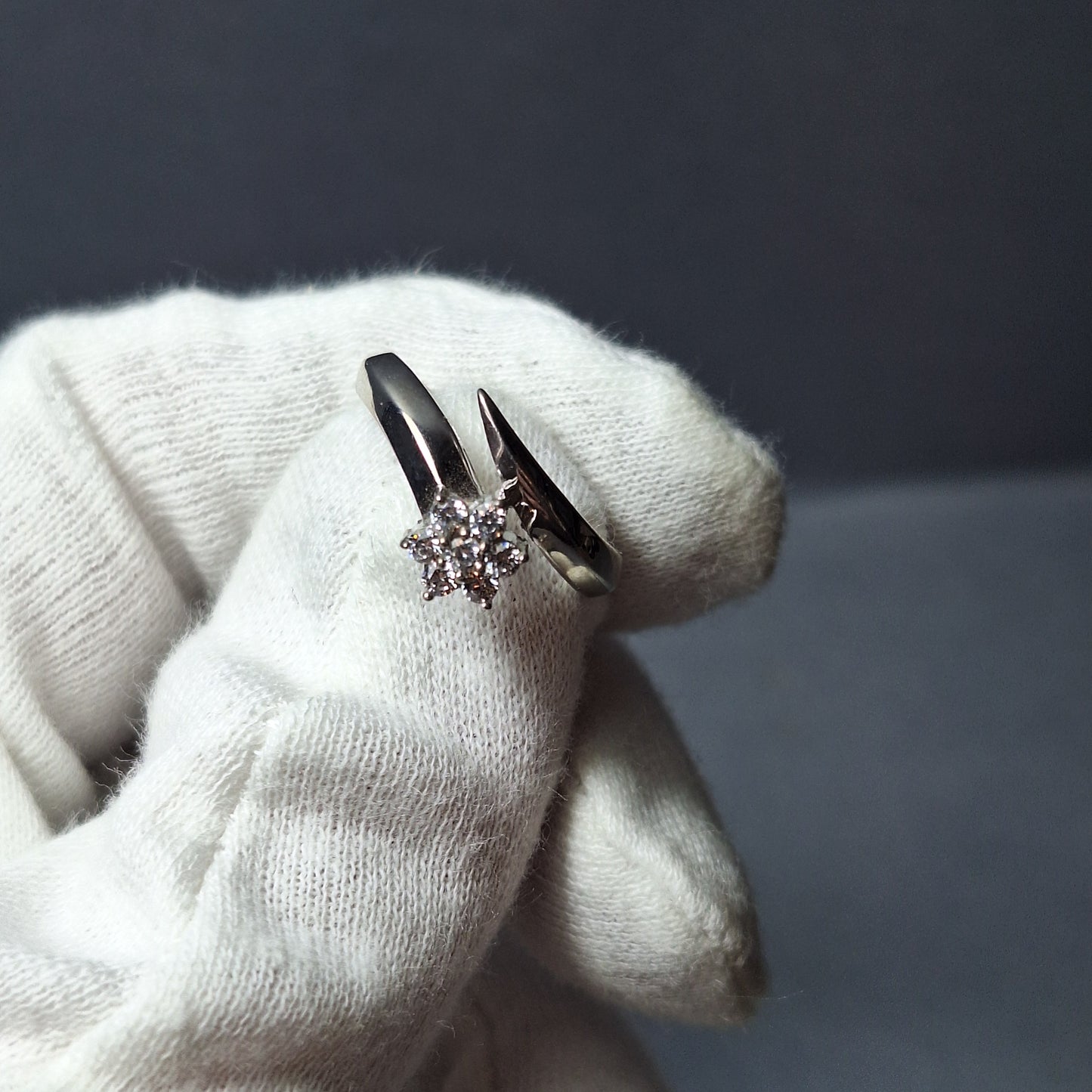 14ct White Gold White Sapphire Cluster Ring
