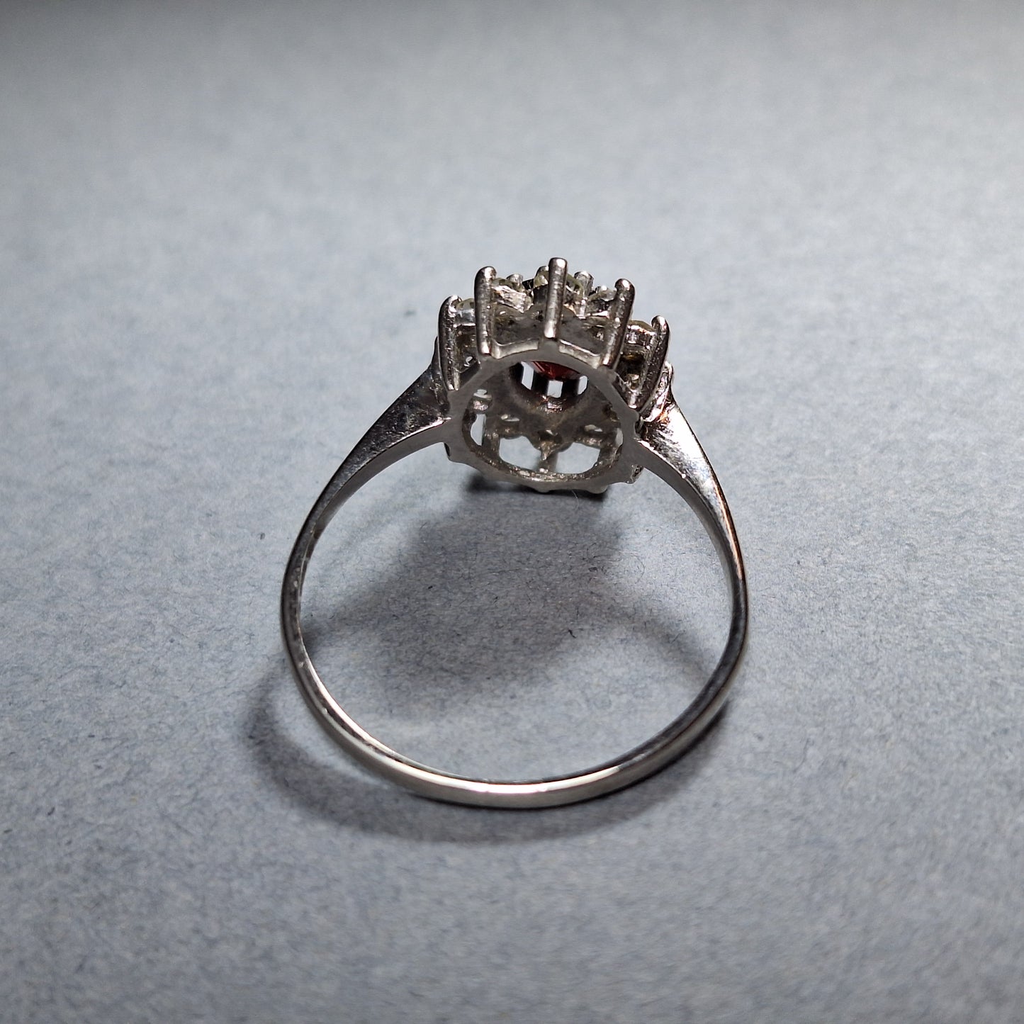 18ct Gold Garnet and Diamond Ring