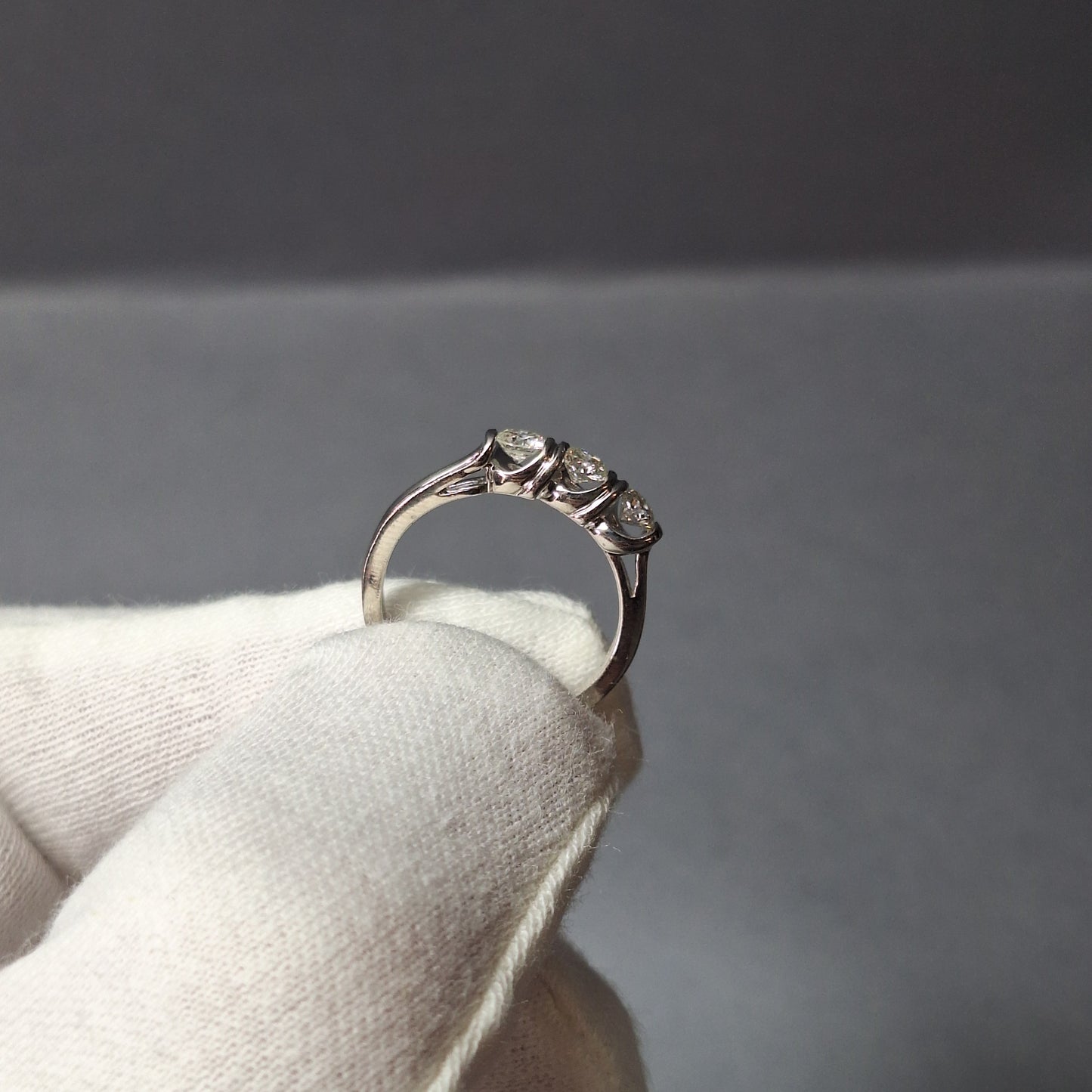 18ct White Gold 3 Stone Diamond Ring