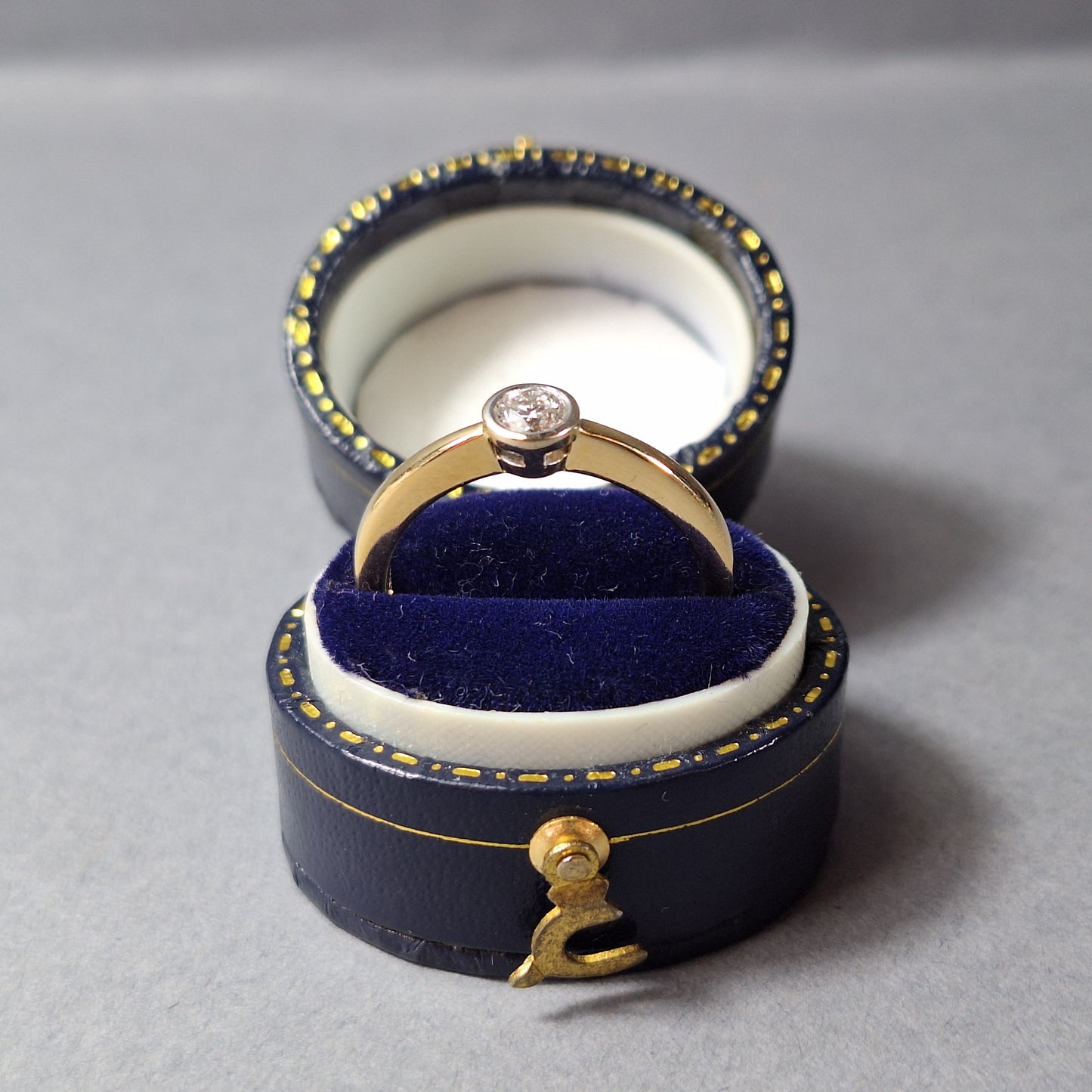 18ct Gold Diamond Rub over Single Stone Engagement Ring