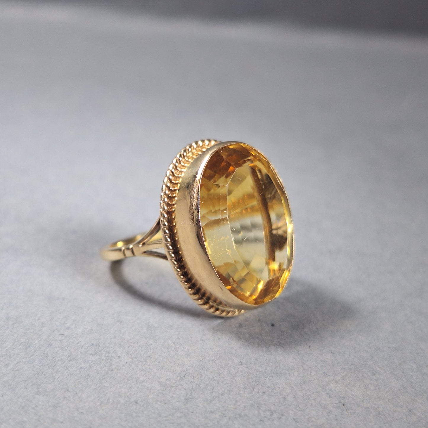 Vintage 9ct yellow gold Citrine ring