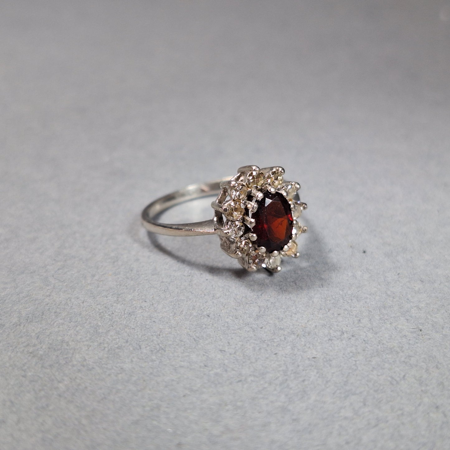 18ct Gold Garnet and Diamond Ring