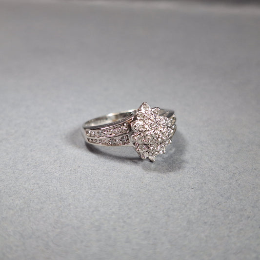 Vintage 10ct White Gold Diamond Cluster Ring