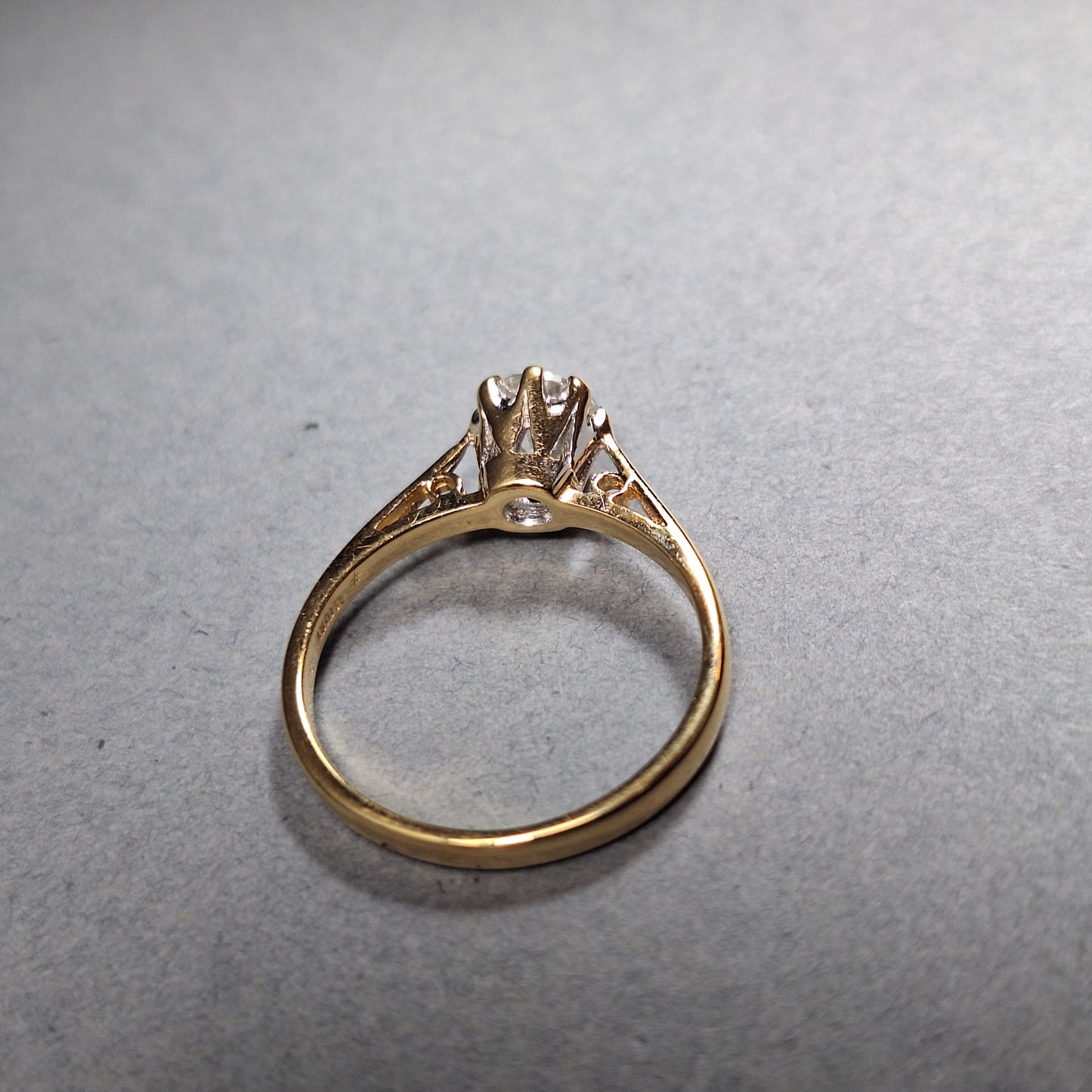 18ct Gold Single Stone Diamond Ring