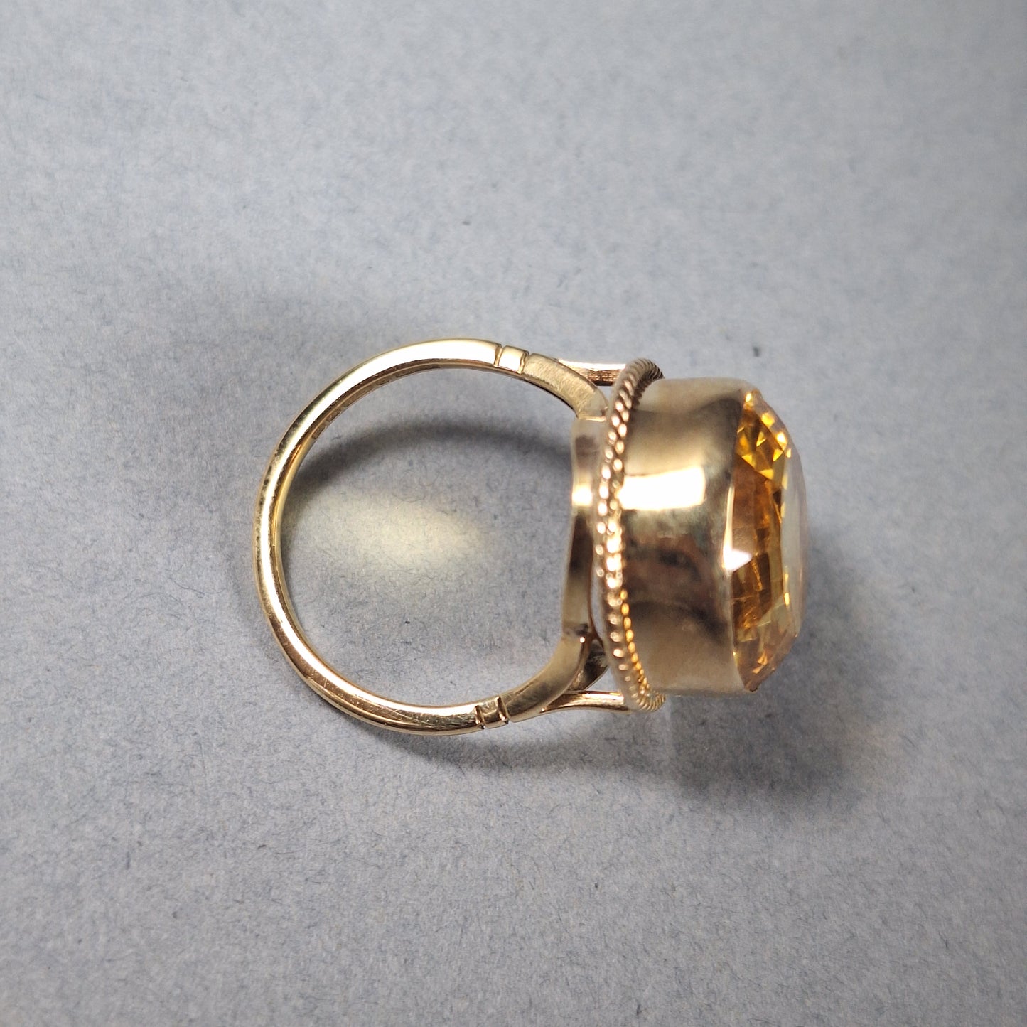 Vintage 9ct yellow gold Citrine ring