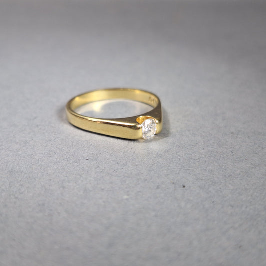 18ct Gold and Diamond Solitaire Ring