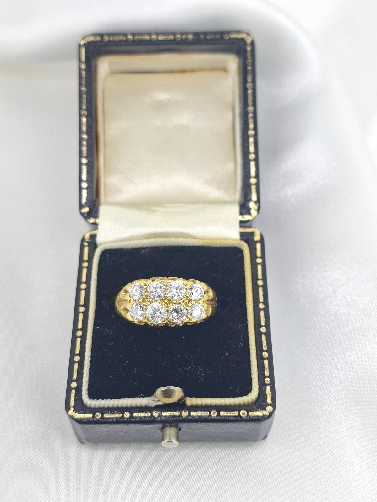 Vintage 18ct Eight Stone diamond Signet ring