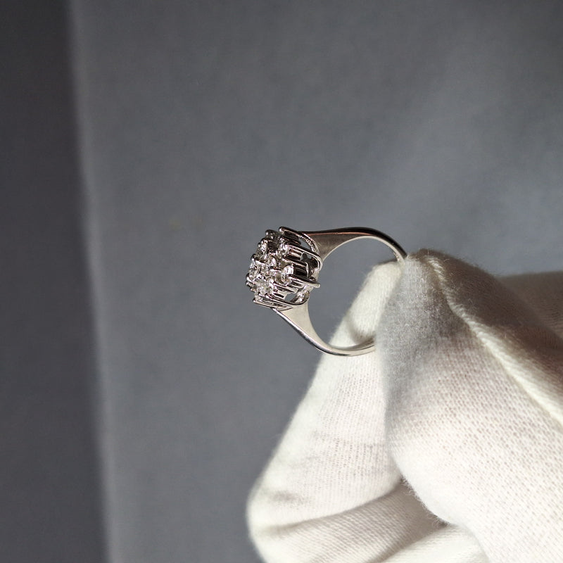 18ct White Gold Diamond Cluster Ring