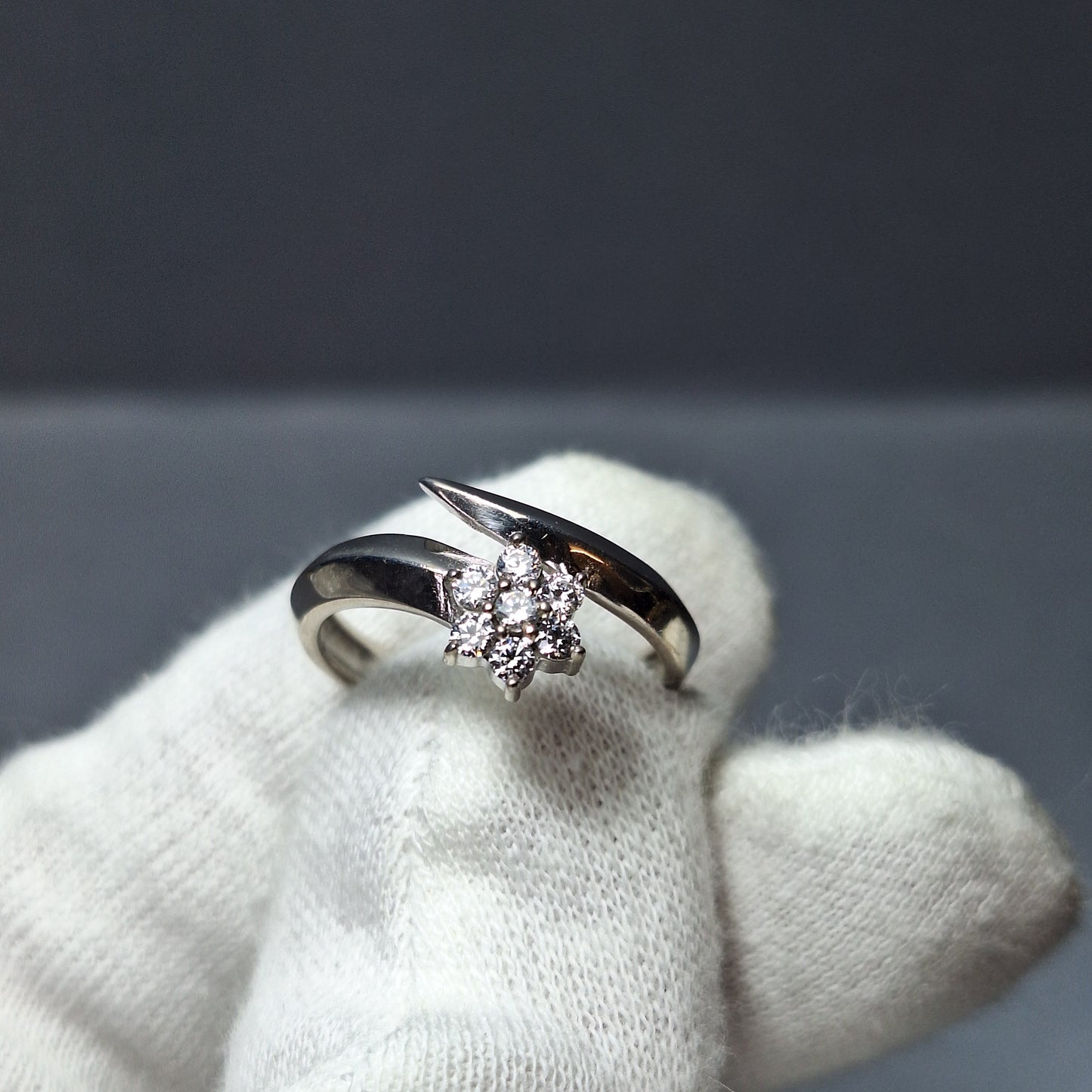 14ct White Gold White Sapphire Cluster Ring