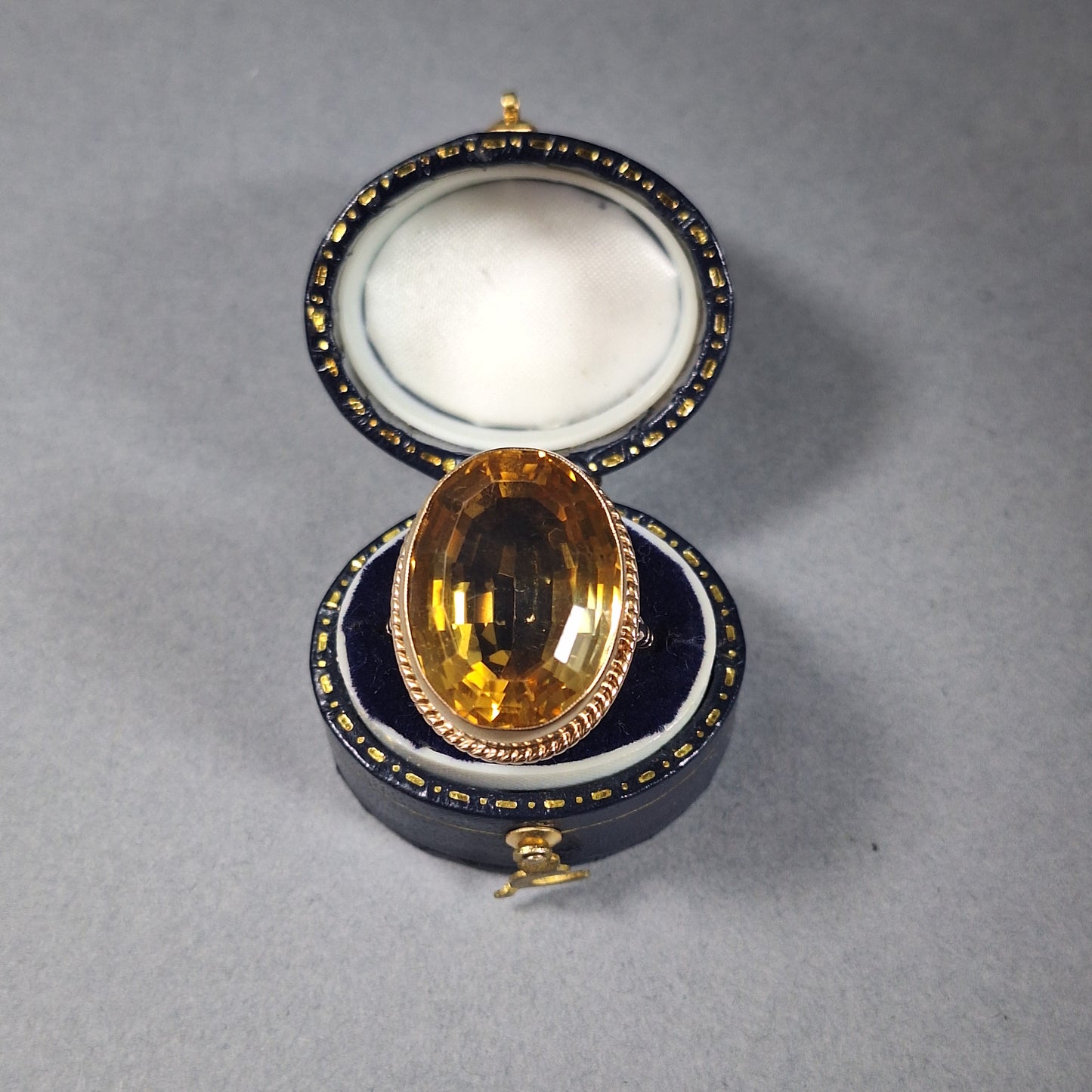 Vintage 9ct yellow gold Citrine ring