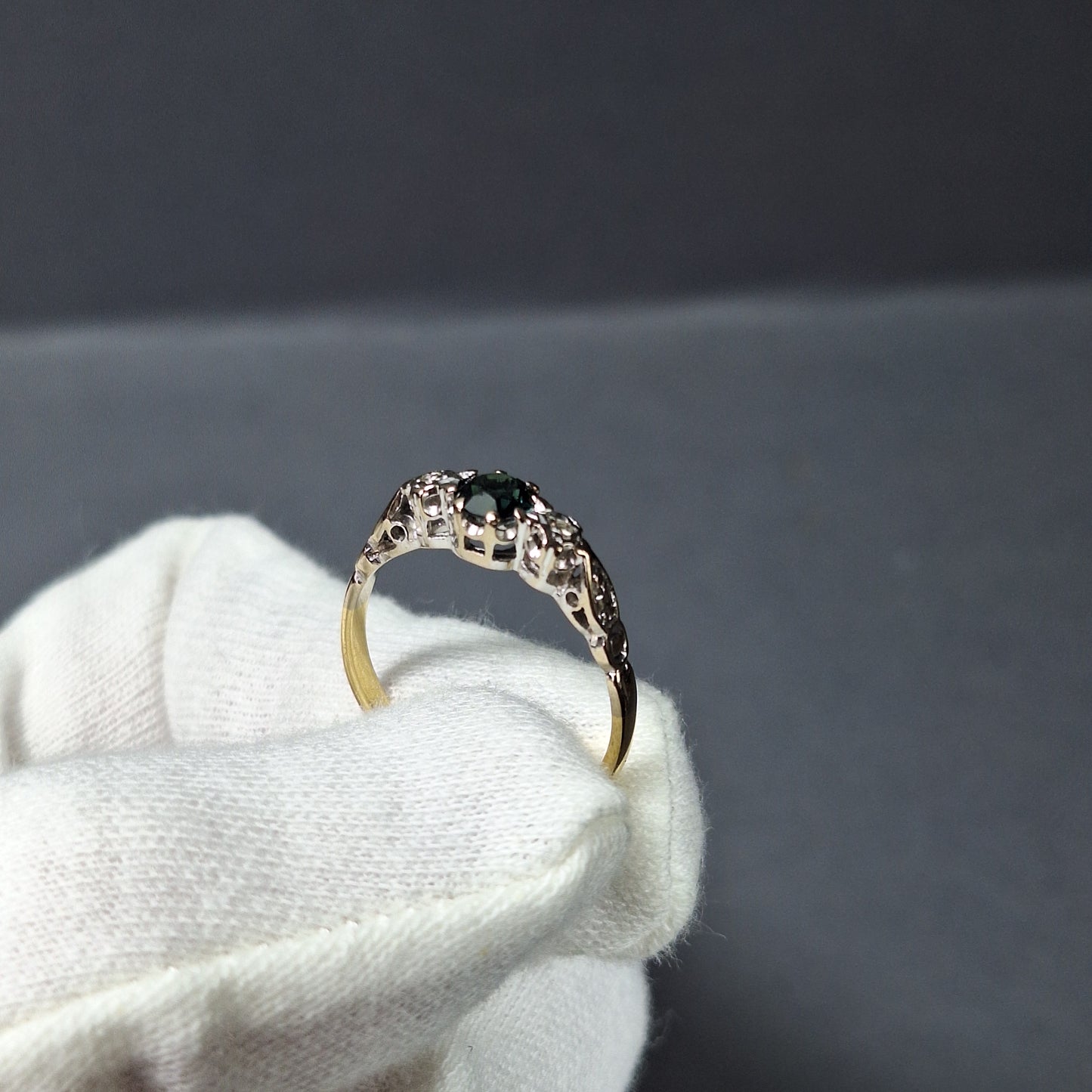 Vintage 18ct Gold and Sapphire and Diamond Dress Ring