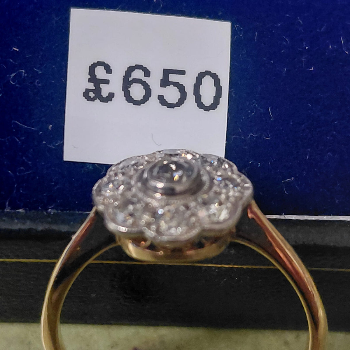 18ct Diamond flower