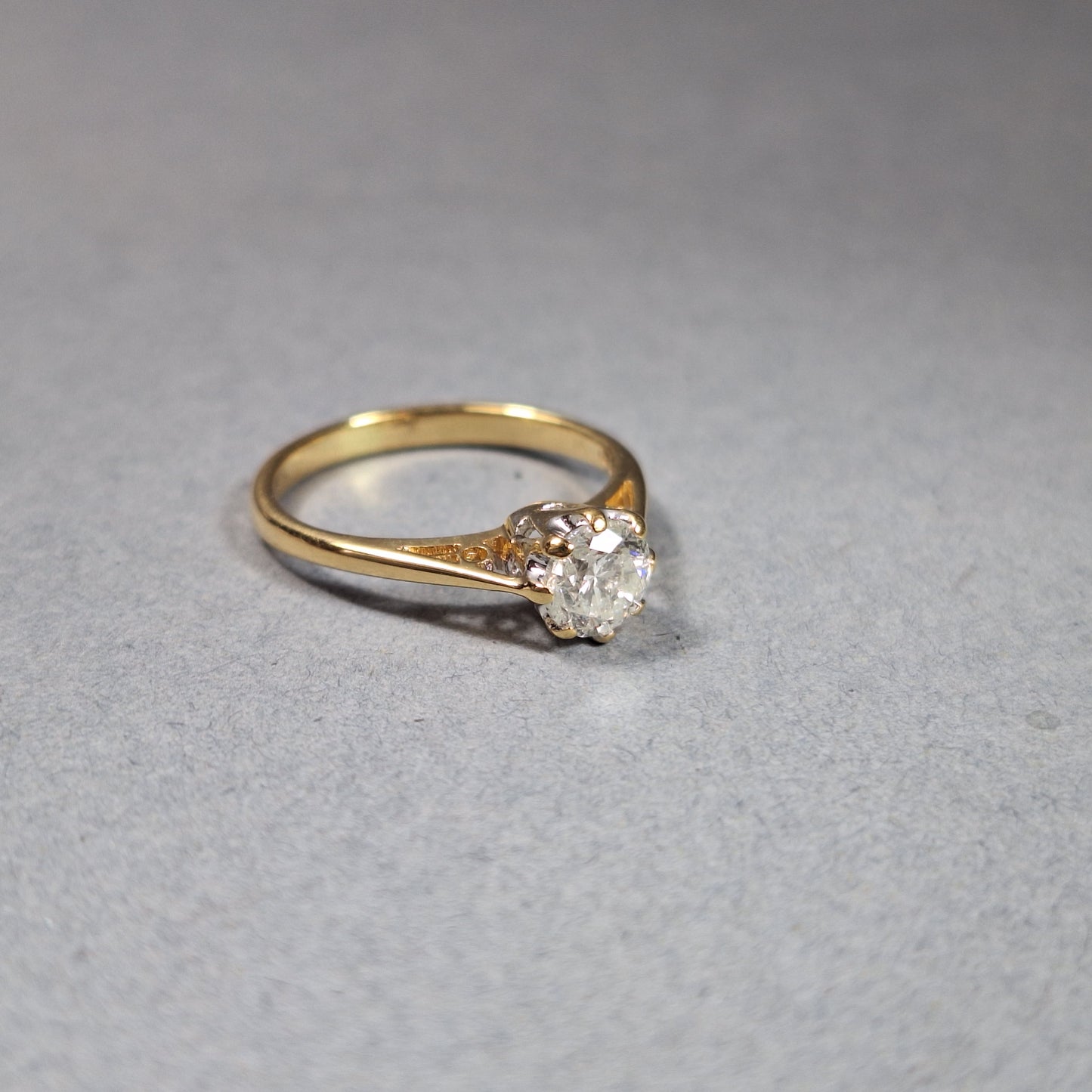 18ct Gold Single Stone Diamond Ring