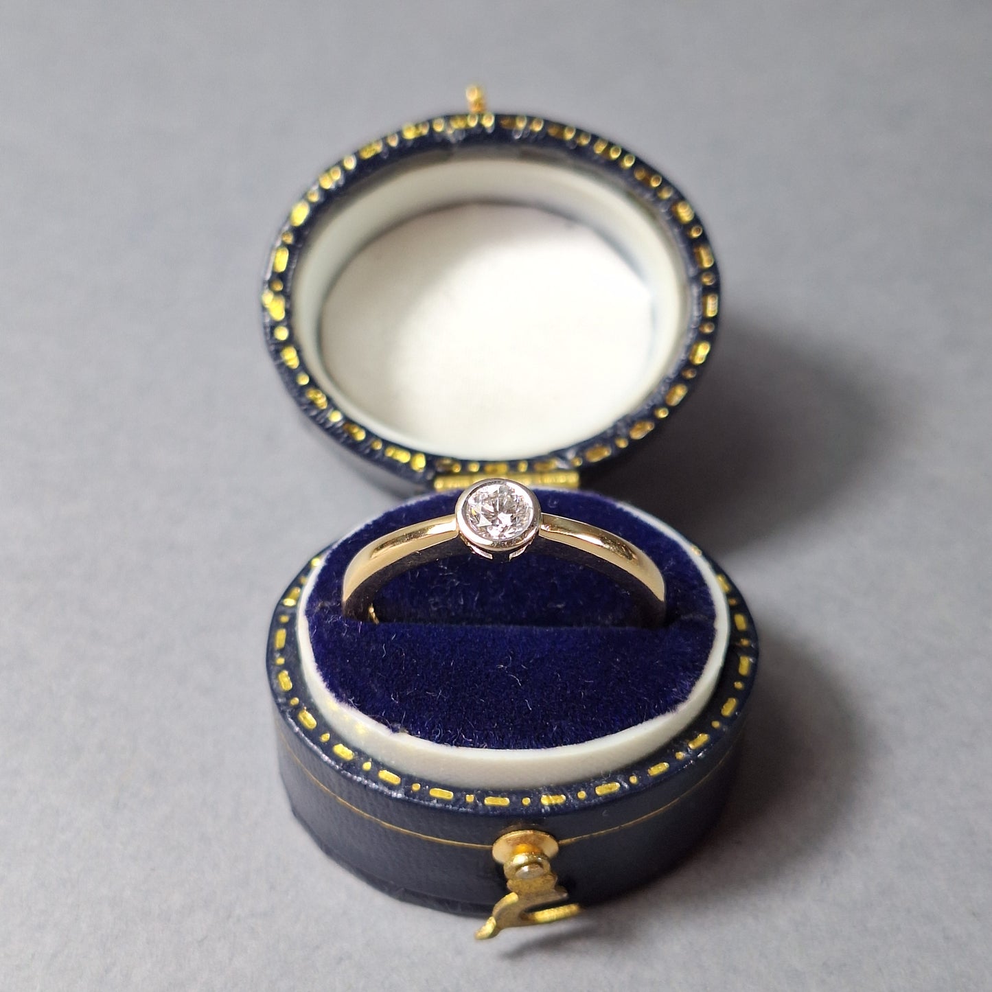 18ct Gold Diamond Rub over Single Stone Engagement Ring