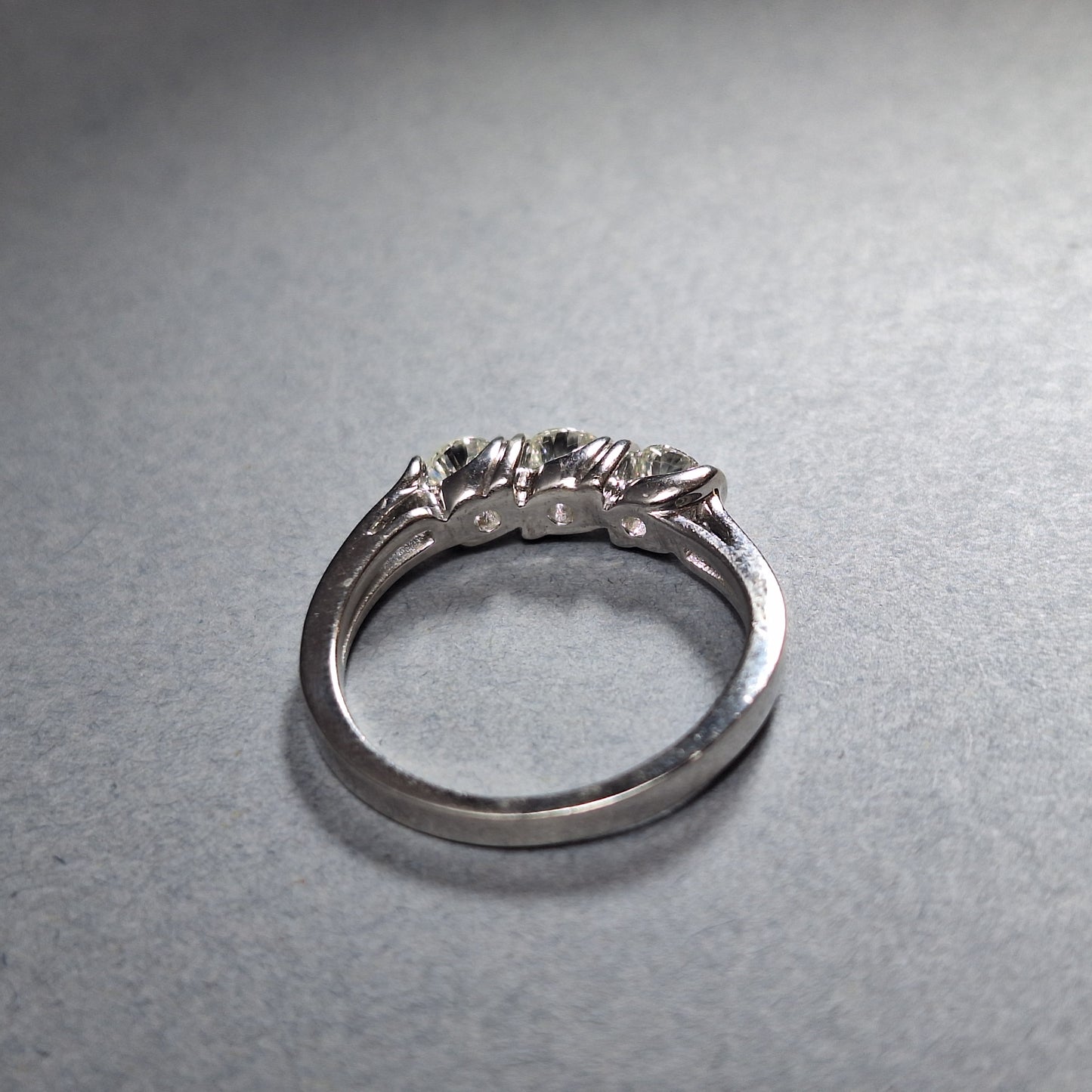 18ct White Gold 3 Stone Diamond Ring