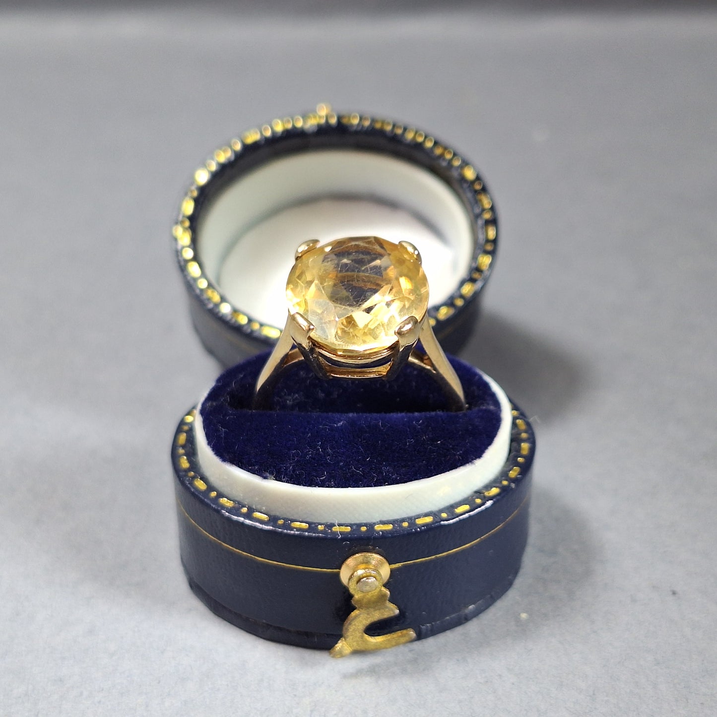 9ct Vintage Yellow gold Citrine ring