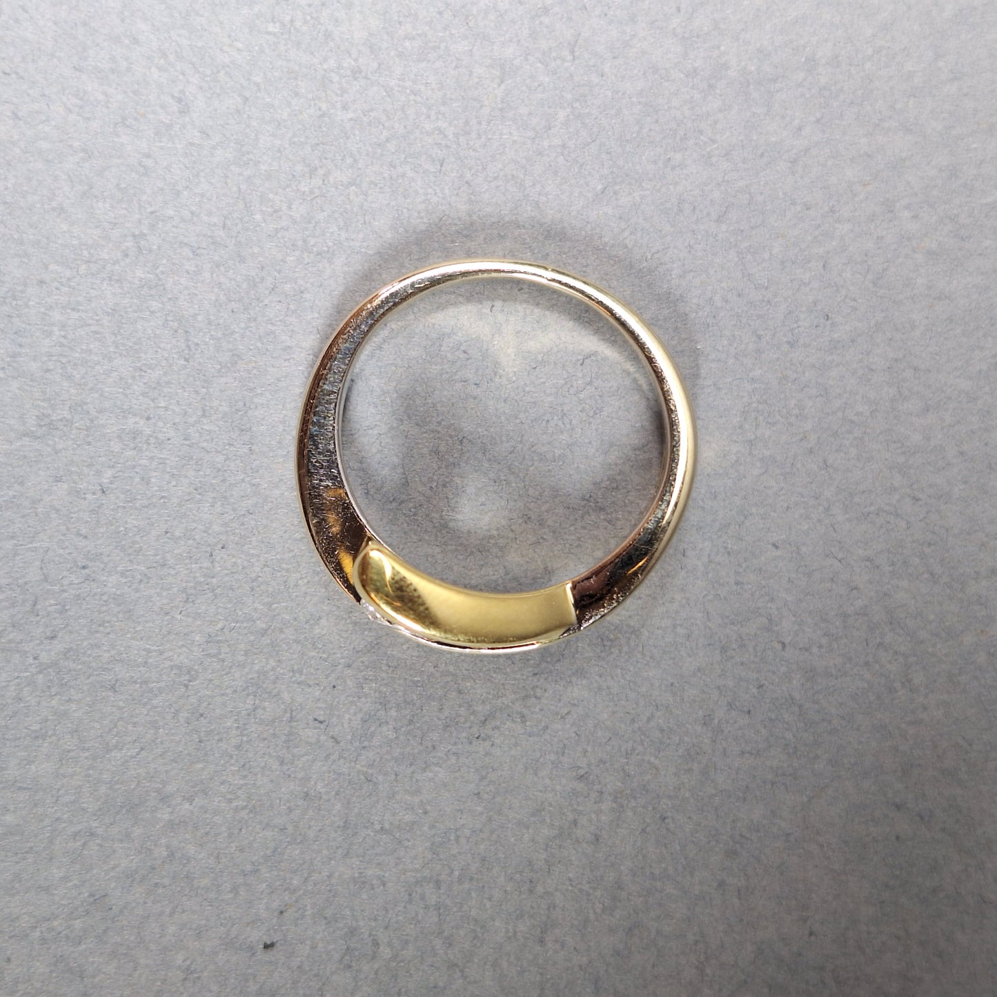 18ct Yellow and White Gold Diamond Solitaire Ring