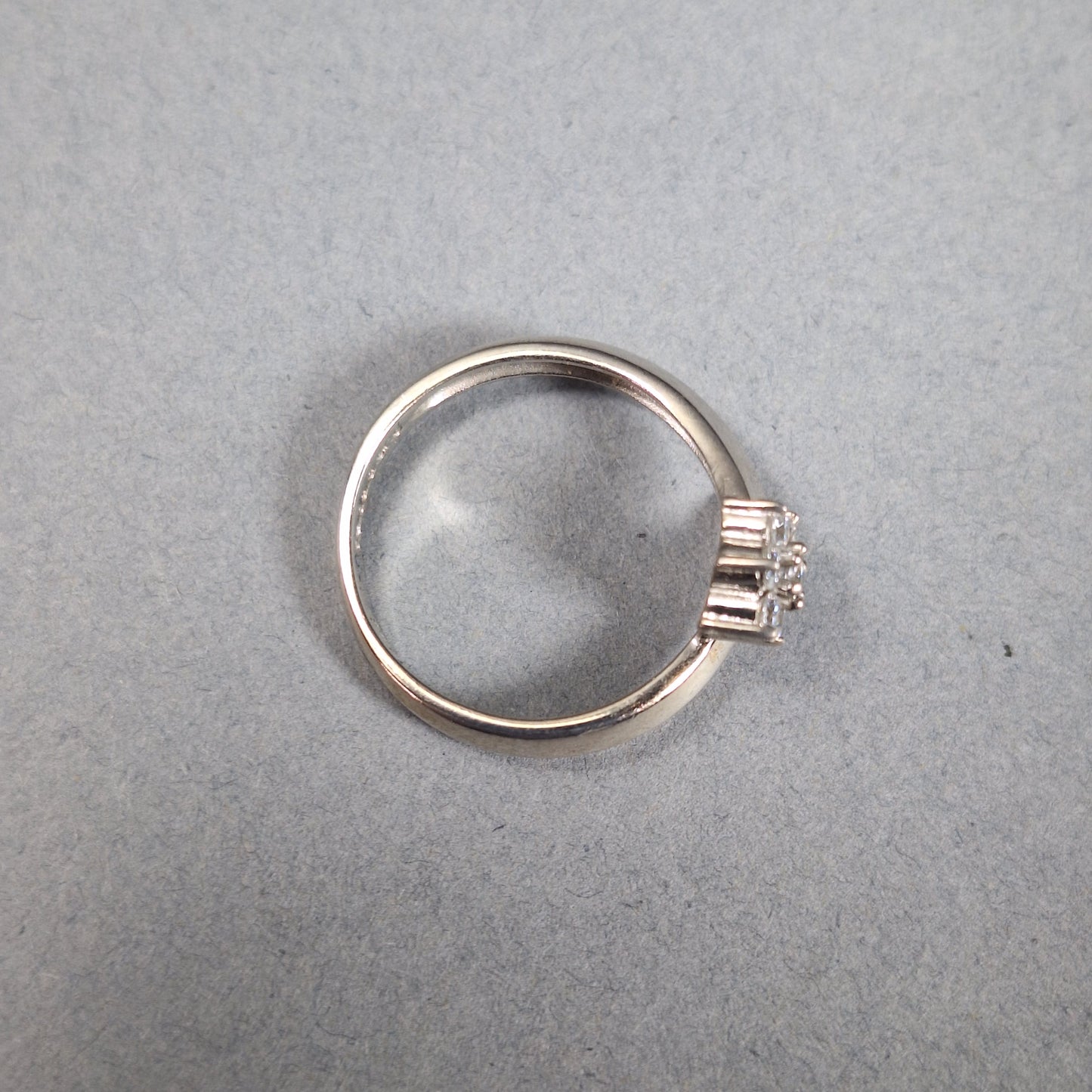 14ct White Gold White Sapphire Cluster Ring