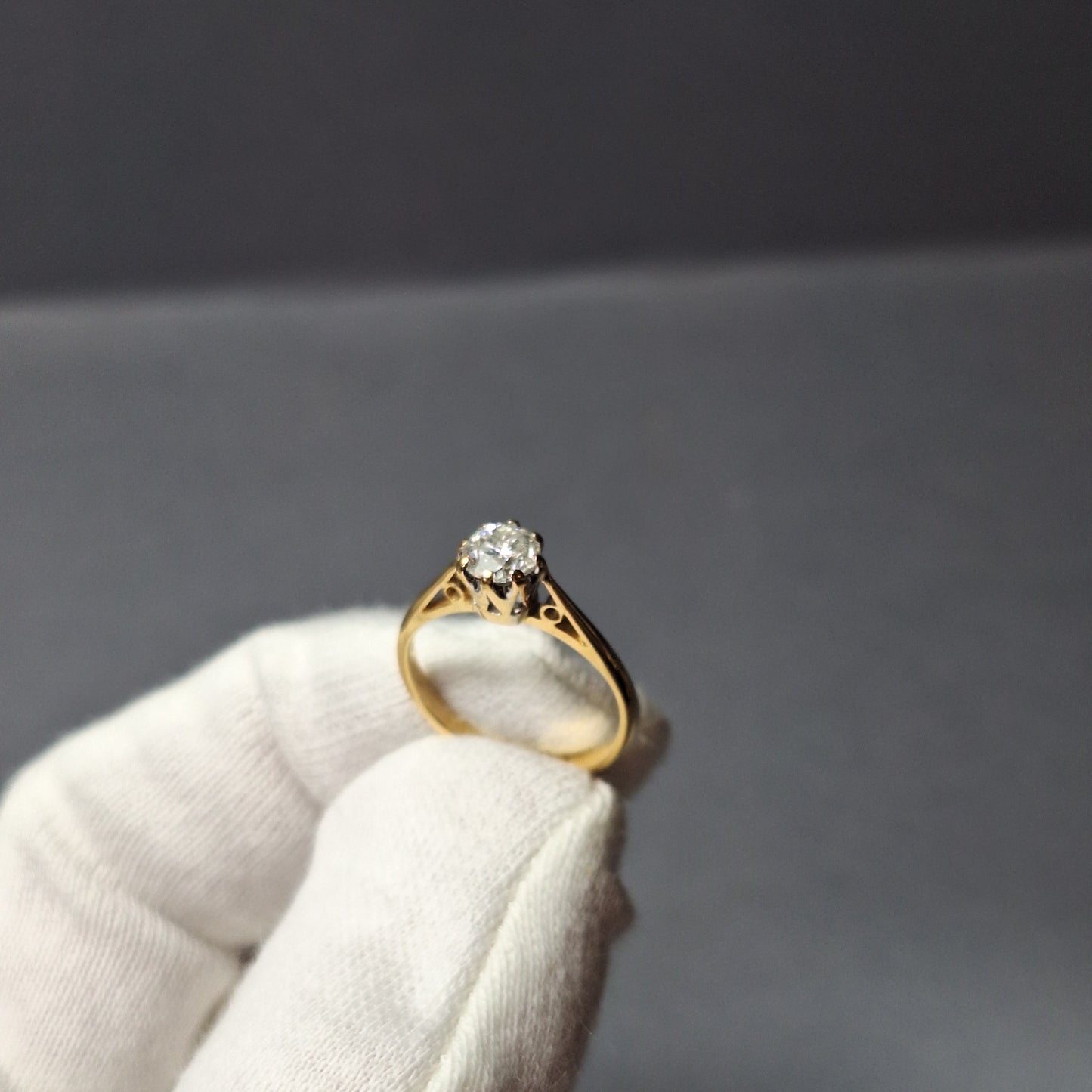 18ct Gold Single Stone Diamond Ring